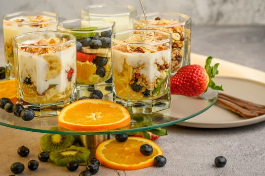 Yogurt parfait with fruit