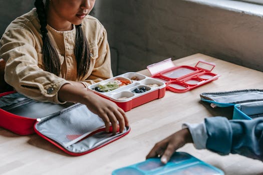 healthy kids lunch with fruits and veggies